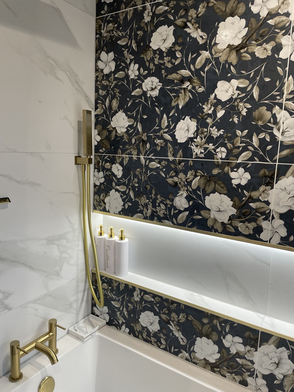 Bathroom installation with feature tiling